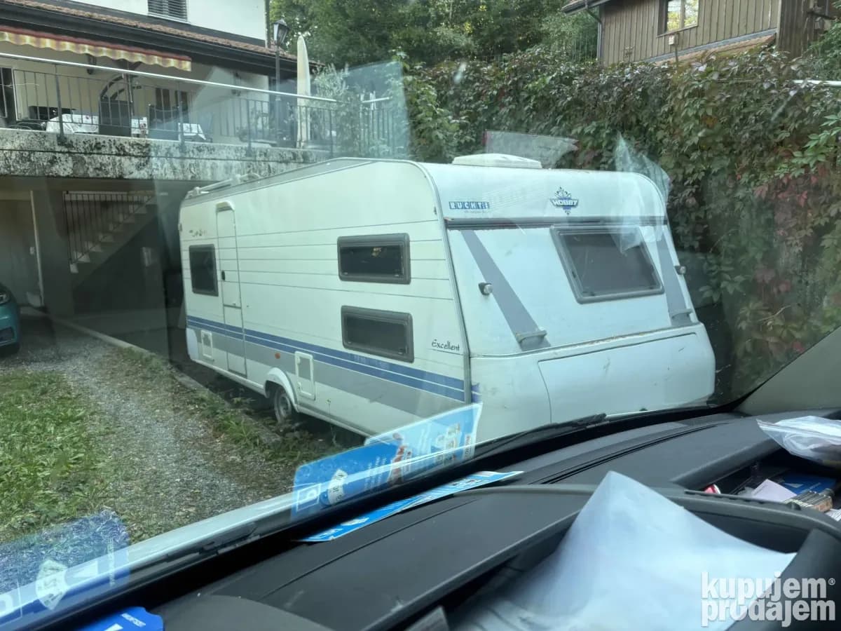 Hobby sa krevete na sprat i Predšator